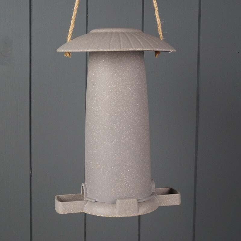 Earthy Sustainable Seed Feeder made from straw, vegan-friendly, frost-proof, suitable for indoor and outdoor use, dimensions 8.66&quot; x 5.71&quot; x 6.10&quot;.