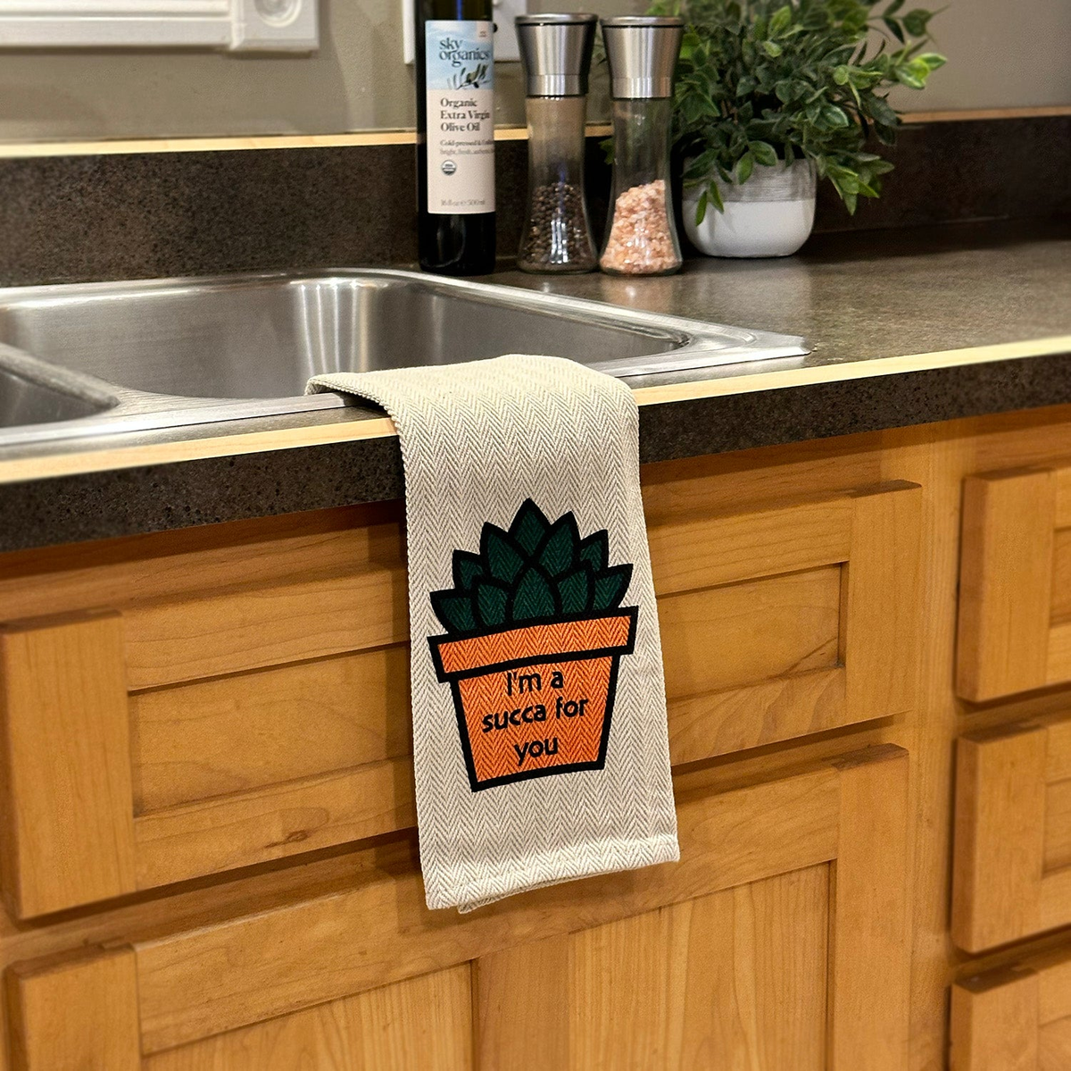 Whimsical cotton kitchen tea towel with cactus design, &quot;I&#39;m a Succa for You,&quot; 16&quot; x 28&quot;.