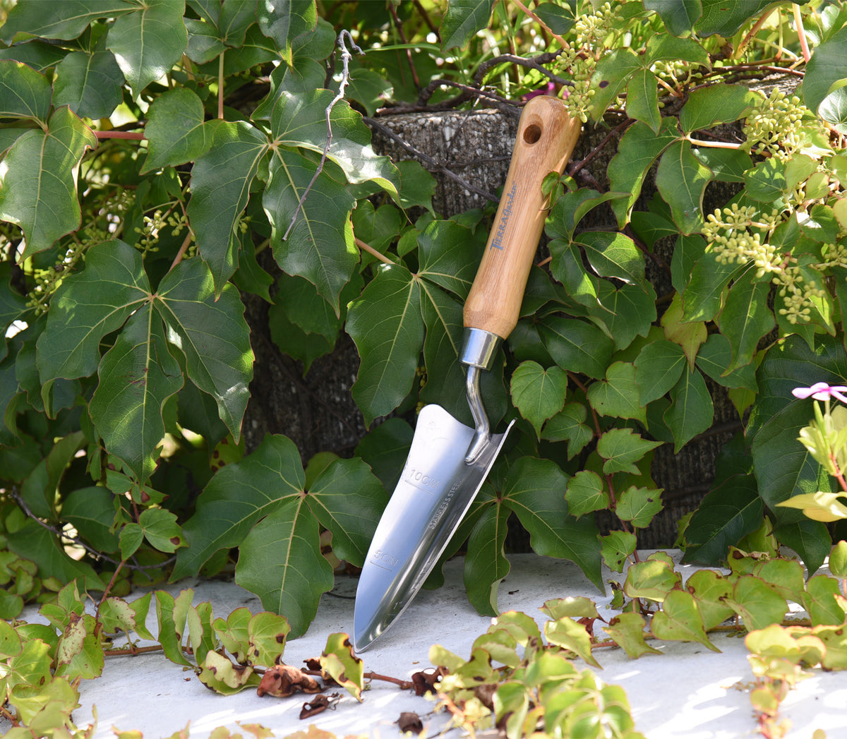 Garden Tidy Tray-Green w/Stainless Steel Transplanter &amp; Scoop w/Bamboo Handles - Garden Your Way 