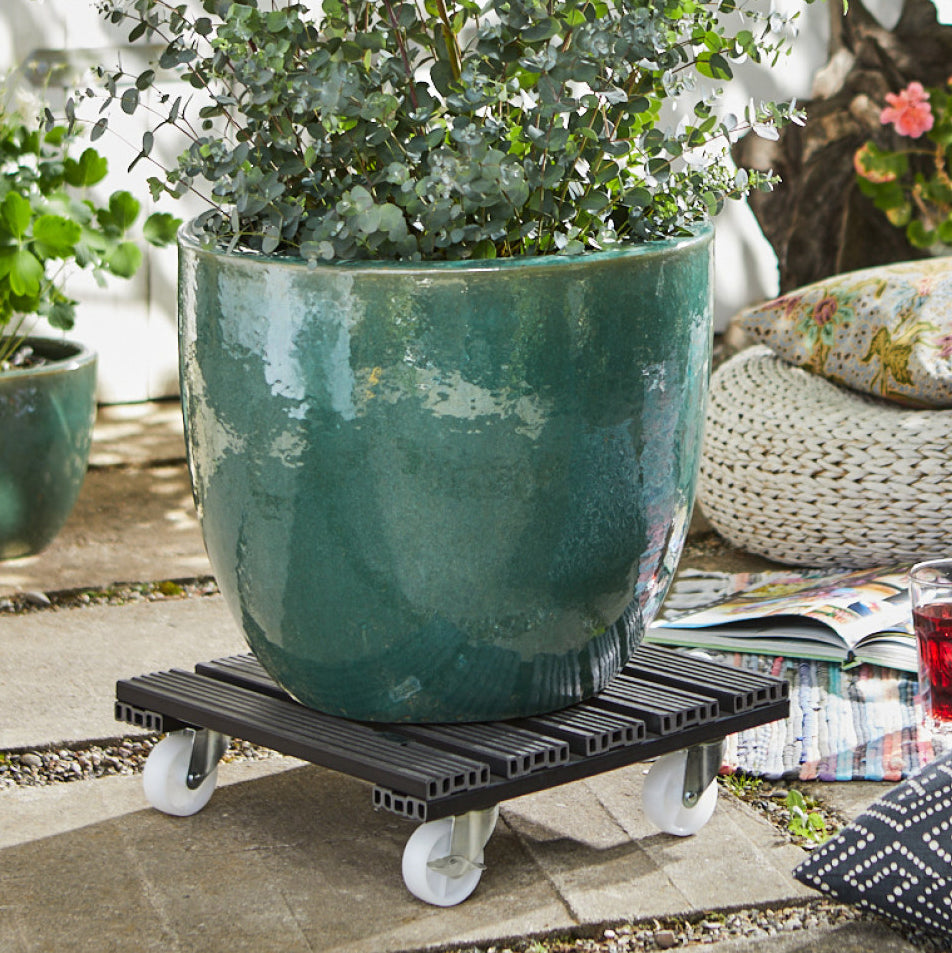 15.4&quot; gray square WPC plant caddy with brakes, water and UV-resistant, supports up to 265 lbs, non-slip surface.