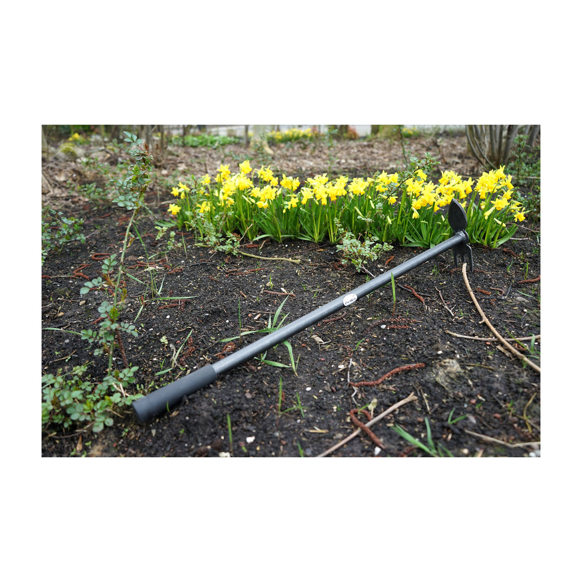 DeWit Comby Long Handle Tool - 3-Tine Cultivator and Heart Shaped Hoe, Head: 8&quot;L x 2.8&quot;W Total: 32&quot;L